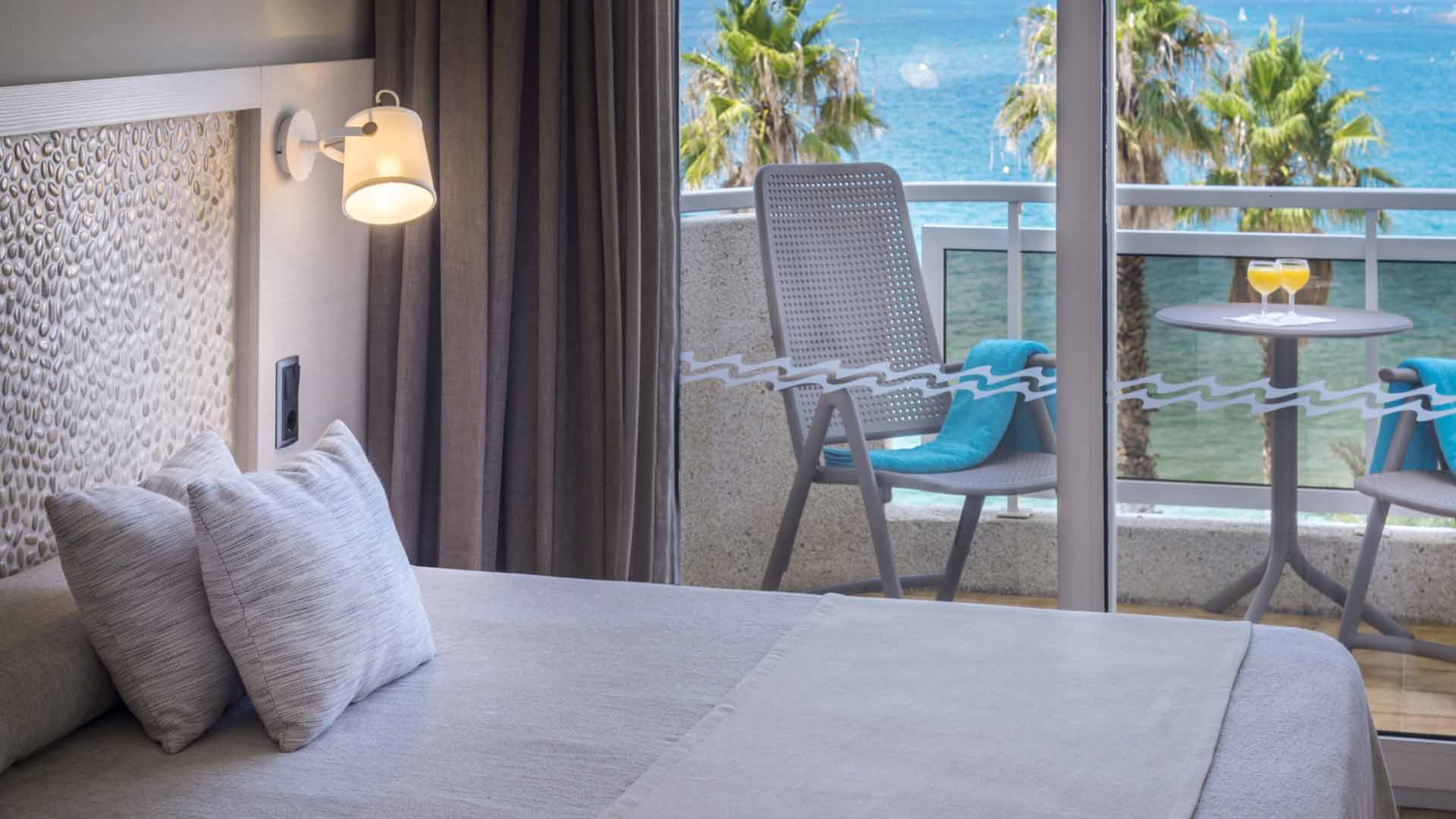 Двухместный номер с видом на море caprici beach hotel spa